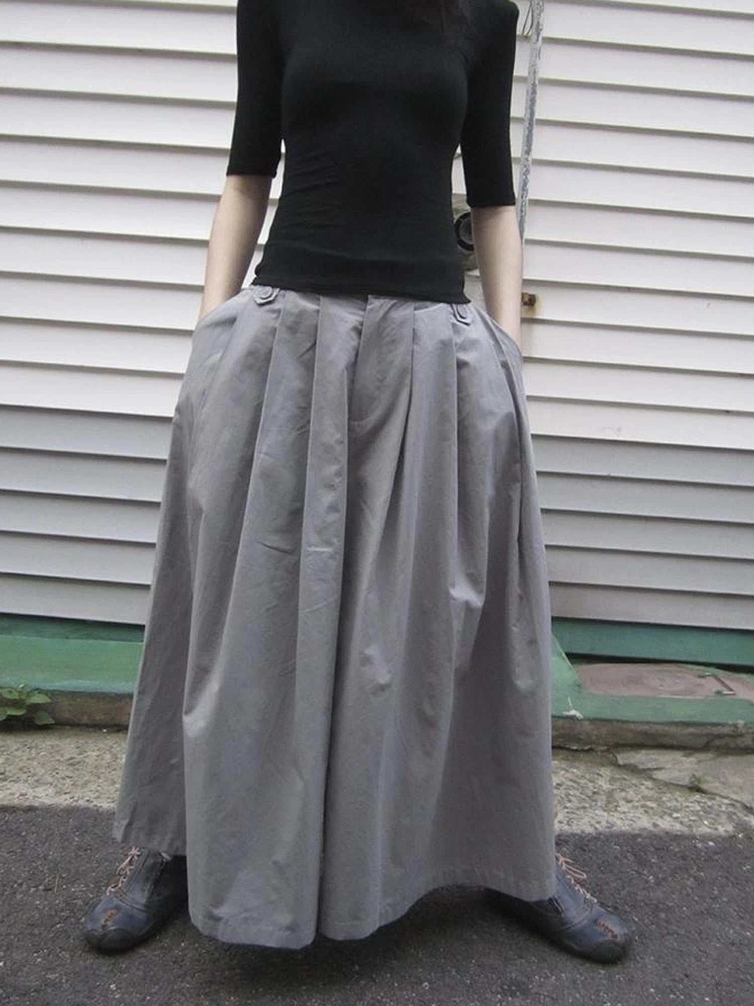 Wide Leg Cropped Pants with Elastic Waist and Pleated Detail