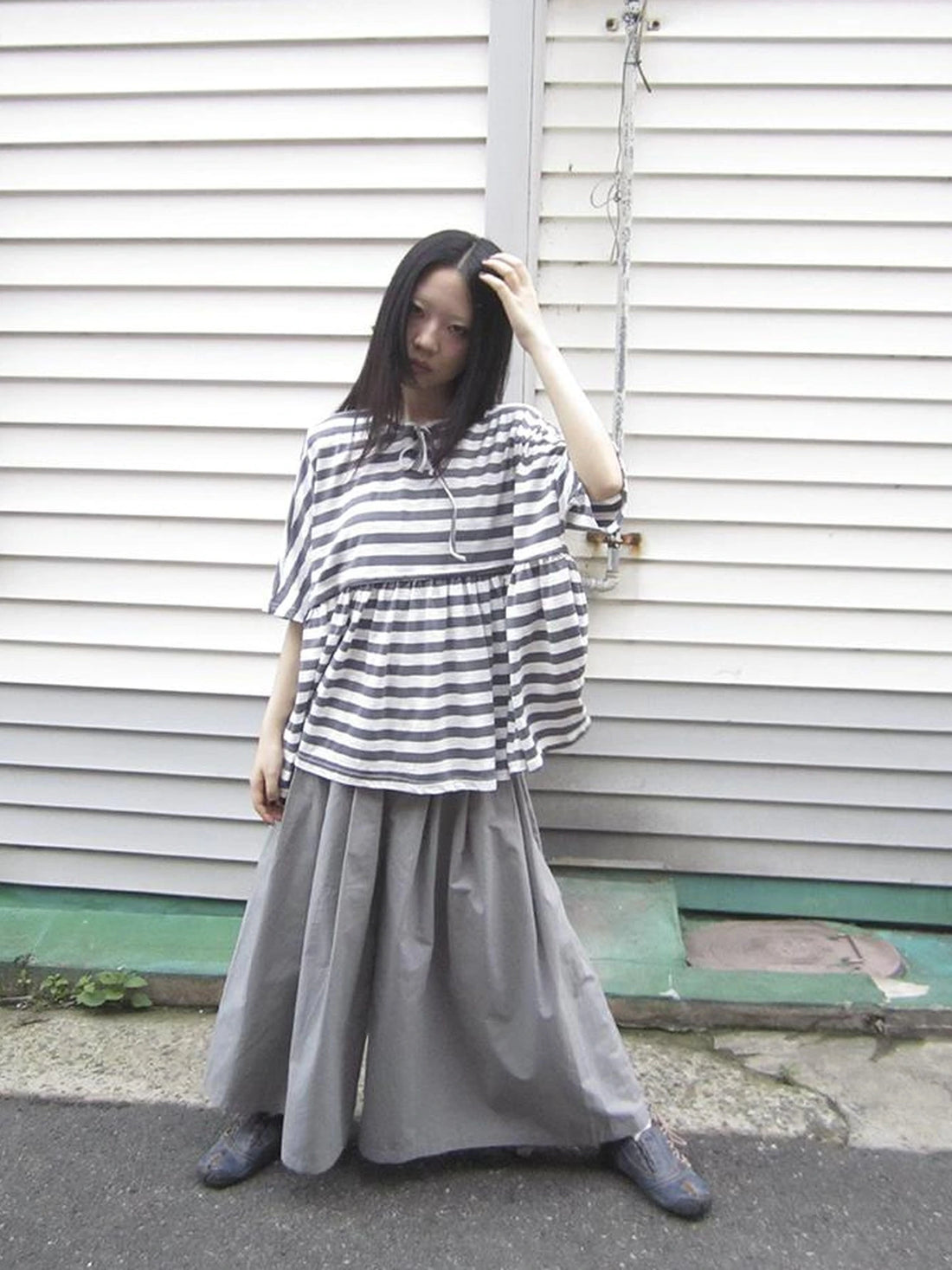 Wide Leg Cropped Pants with Elastic Waist and Pleated Detail