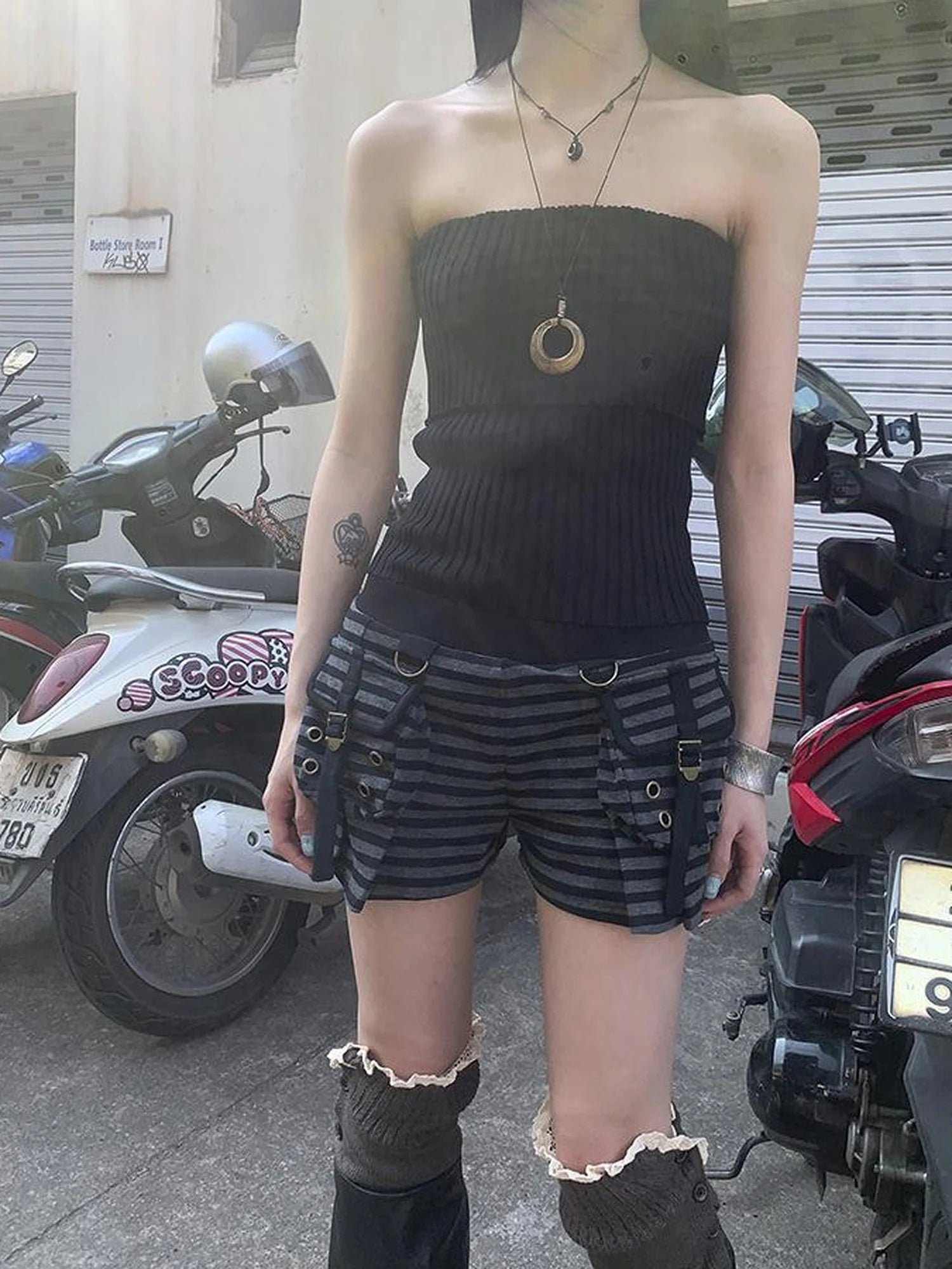 Y2K Low Waist Flap Pocket Pleated Trousers In Black Gray Stripe