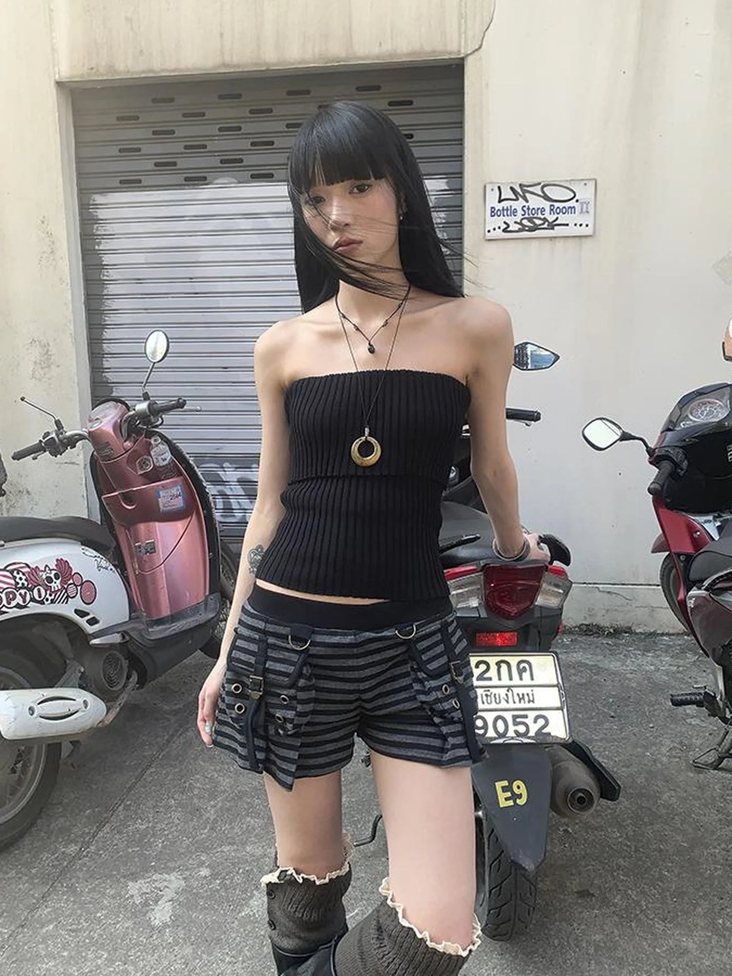 Y2K Low Waist Flap Pocket Pleated Trousers In Black Gray Stripe