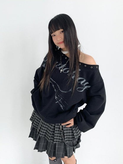 atrandom Black Asymmetric Dropped Shoulder Eyelet Text Print Women&