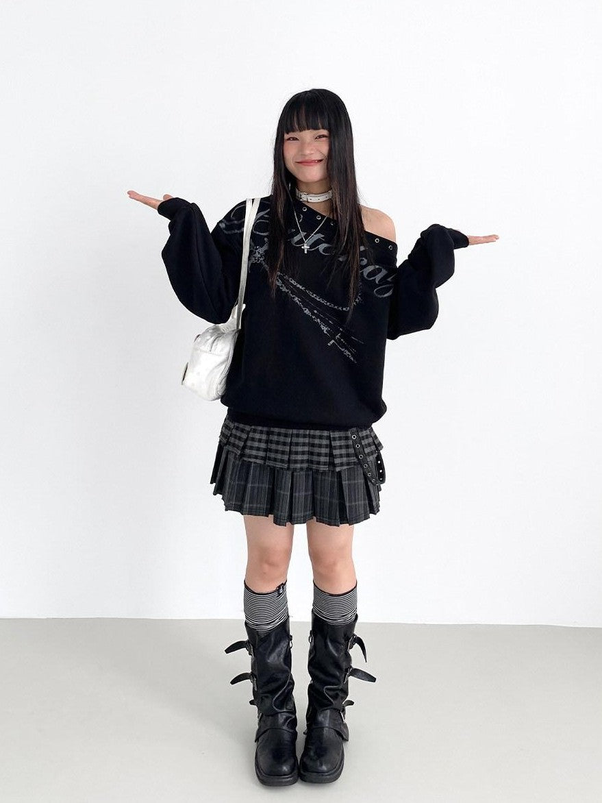 atrandom Black Asymmetric Dropped Shoulder Eyelet Text Print Women&