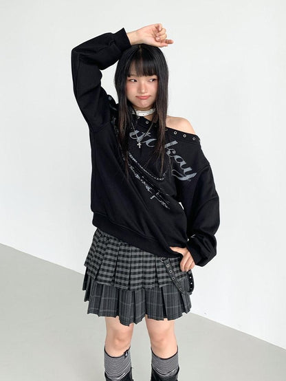 atrandom Black Asymmetric Dropped Shoulder Eyelet Text Print Women&