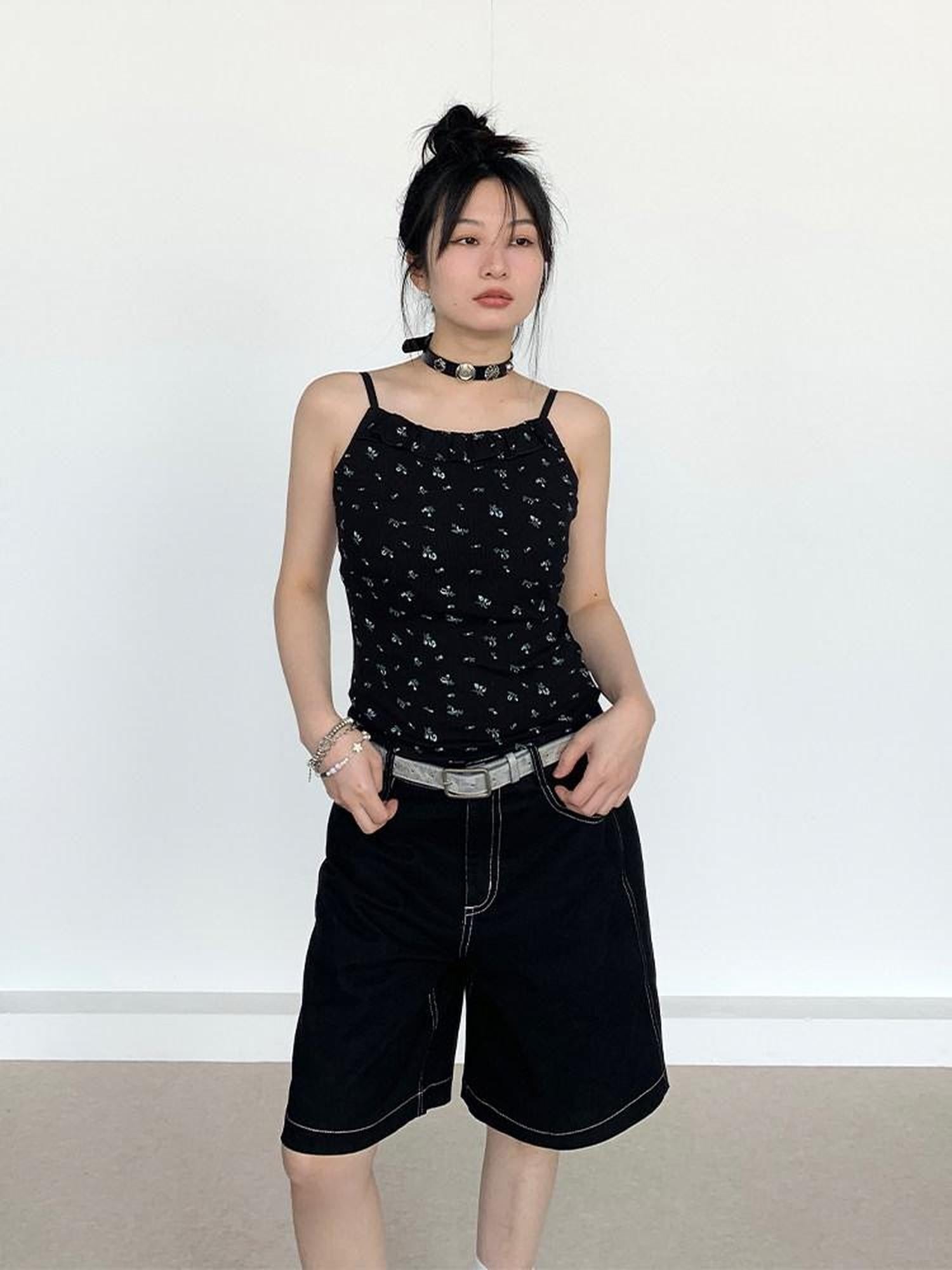atrandom Black Ditsy Floral Ruffle Slim Women&