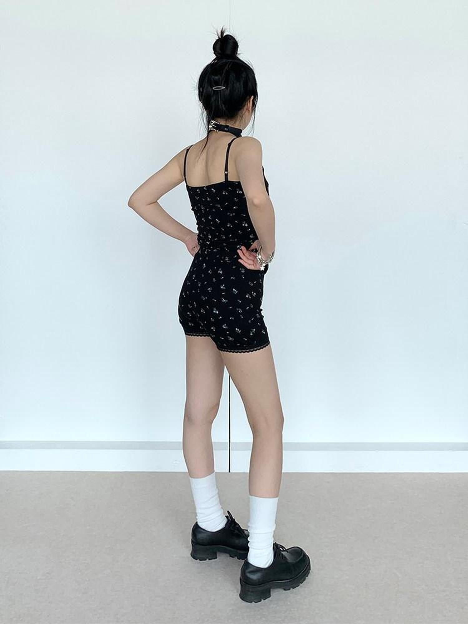 atrandom Black Floral Lace Natural Waist Slim Fit Women&
