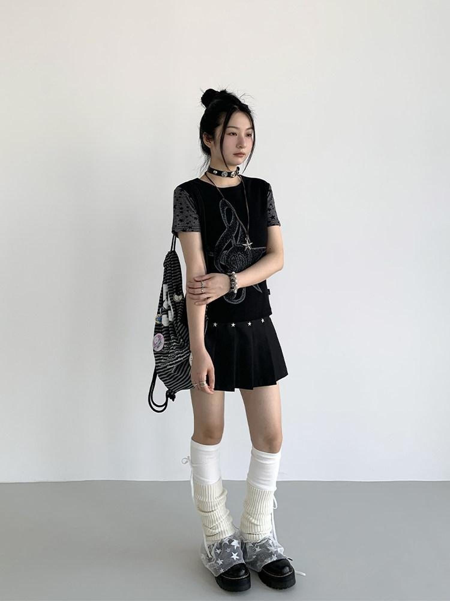 atrandom Black Star Stud Lace Up Pleated Women&