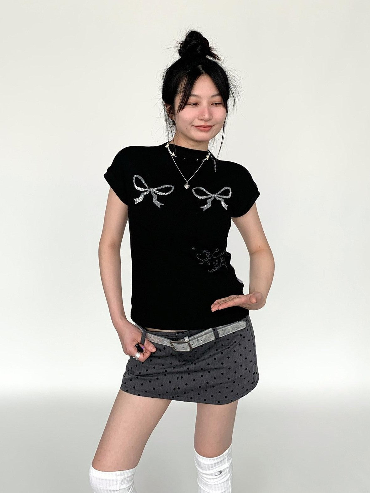 atrandom Sequin Embroidered Bow Print Mock Neck Women&