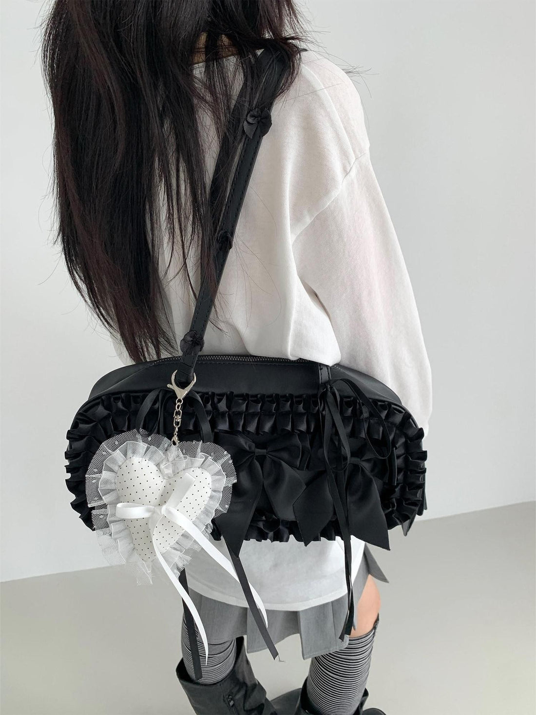 atrandom White Pom Pom Heart Lace Trim Bow Women&
