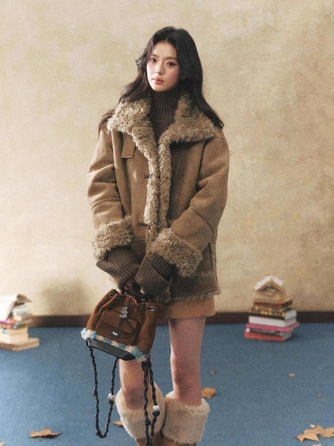 7Shiftin Warm Two Tone Faux Shearling Waist Cinched Casual Toggle Women Cropped Jackets