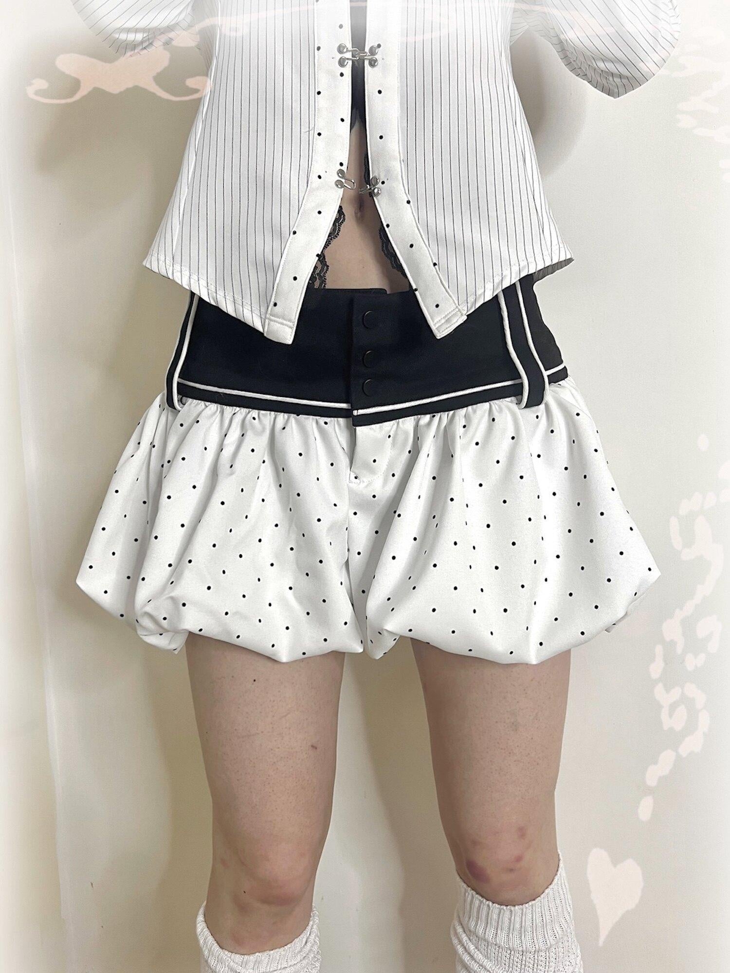 nit alcove Lined Pleated Low Rise Bubble Hem Relaxed Fit Casual White Woven Mini Shorts