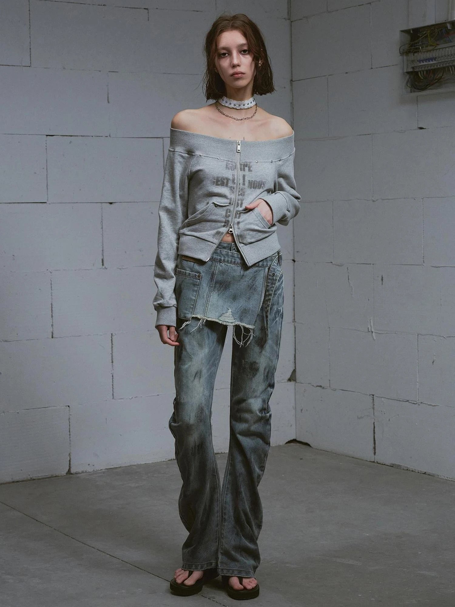 Lost Road Cut Out Print Shoulder Knit Sweatshirt