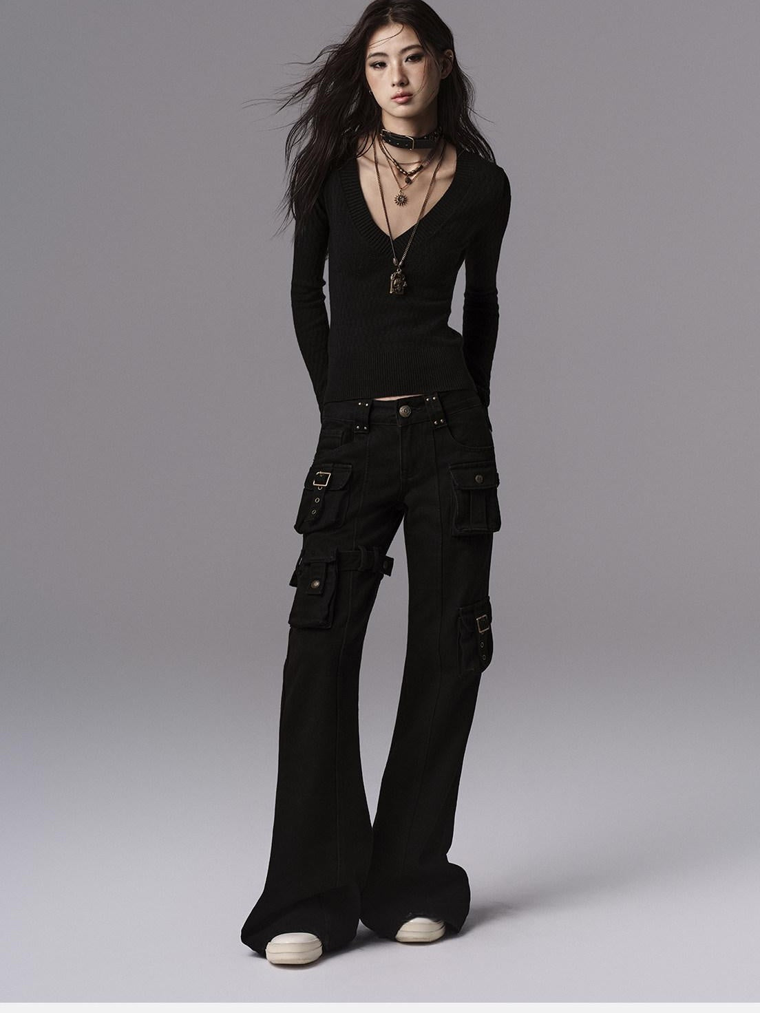 Low pixel Dark Gothic Flared Mid Rise Pocketed Cotton Zip Fly Women Black Cargo Pants