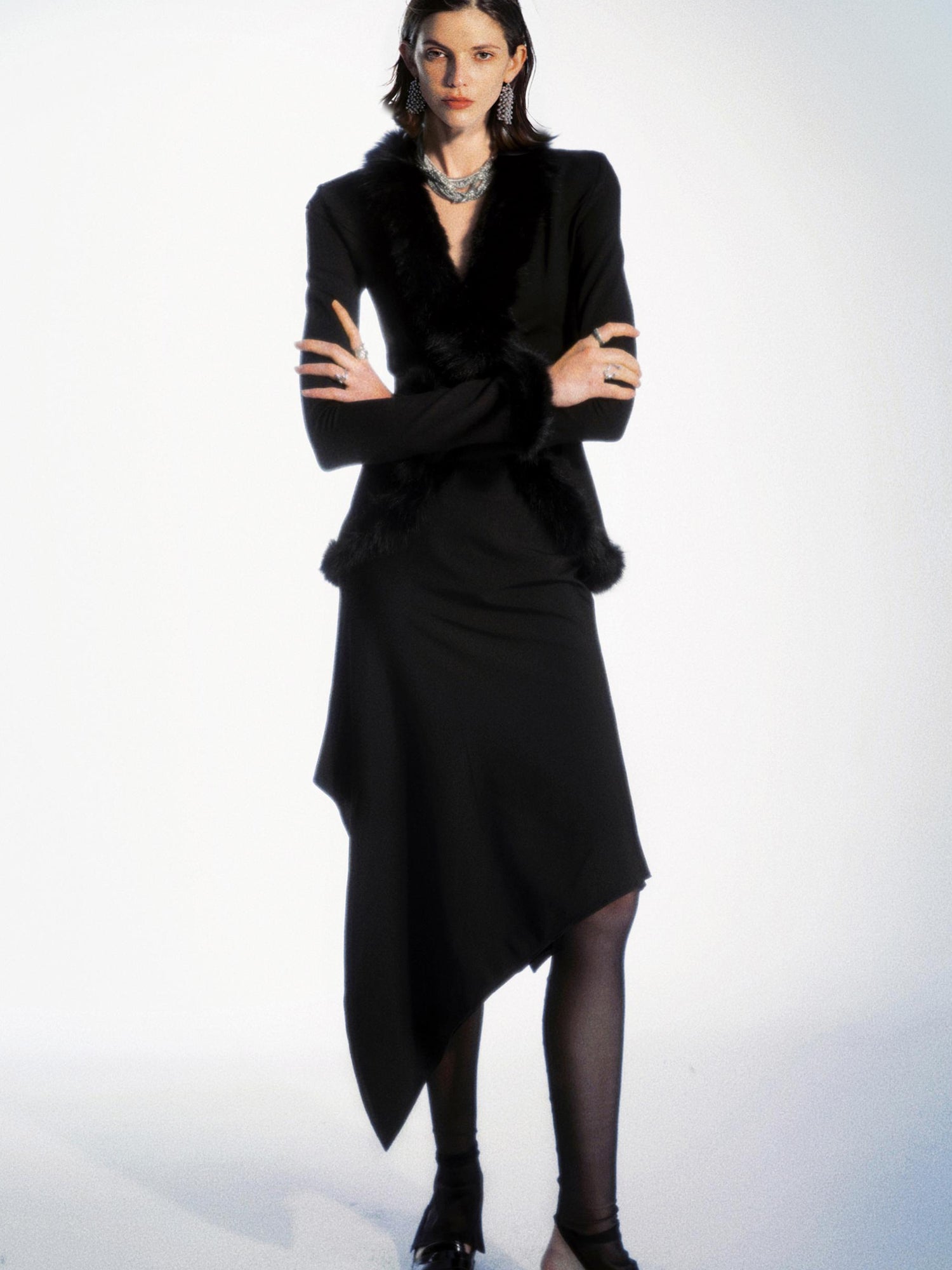 commonce net Black Fur Collar Curved Hem Knit Base Layer