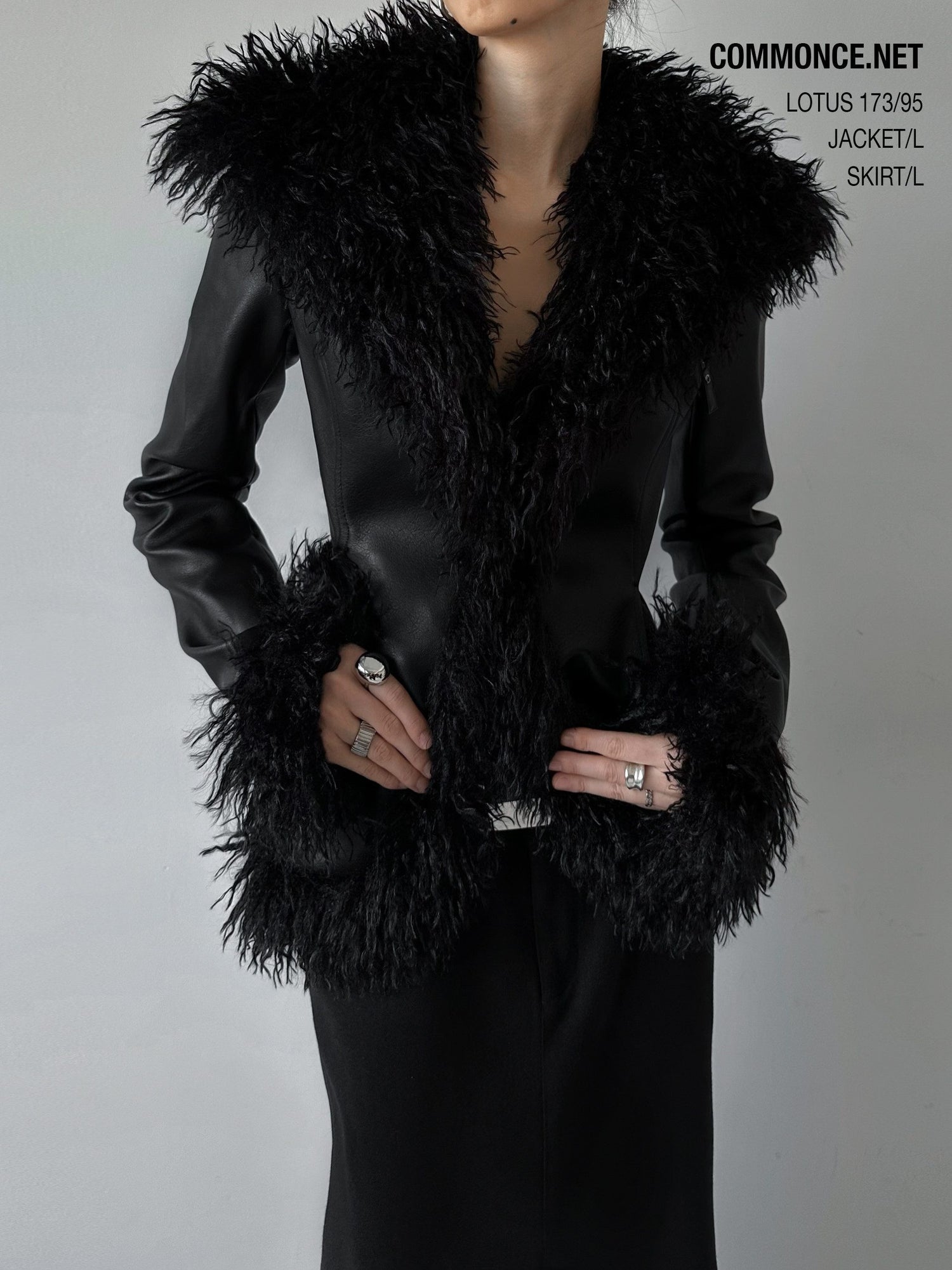 commonce_net_Black_Fur_Collar_Slightly_Cinched_Waist_Women&