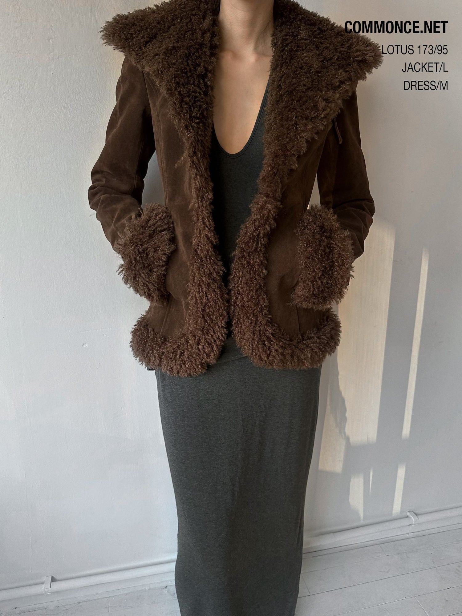 commonce_net_Black_Fur_Collar_Slightly_Cinched_Waist_Women&