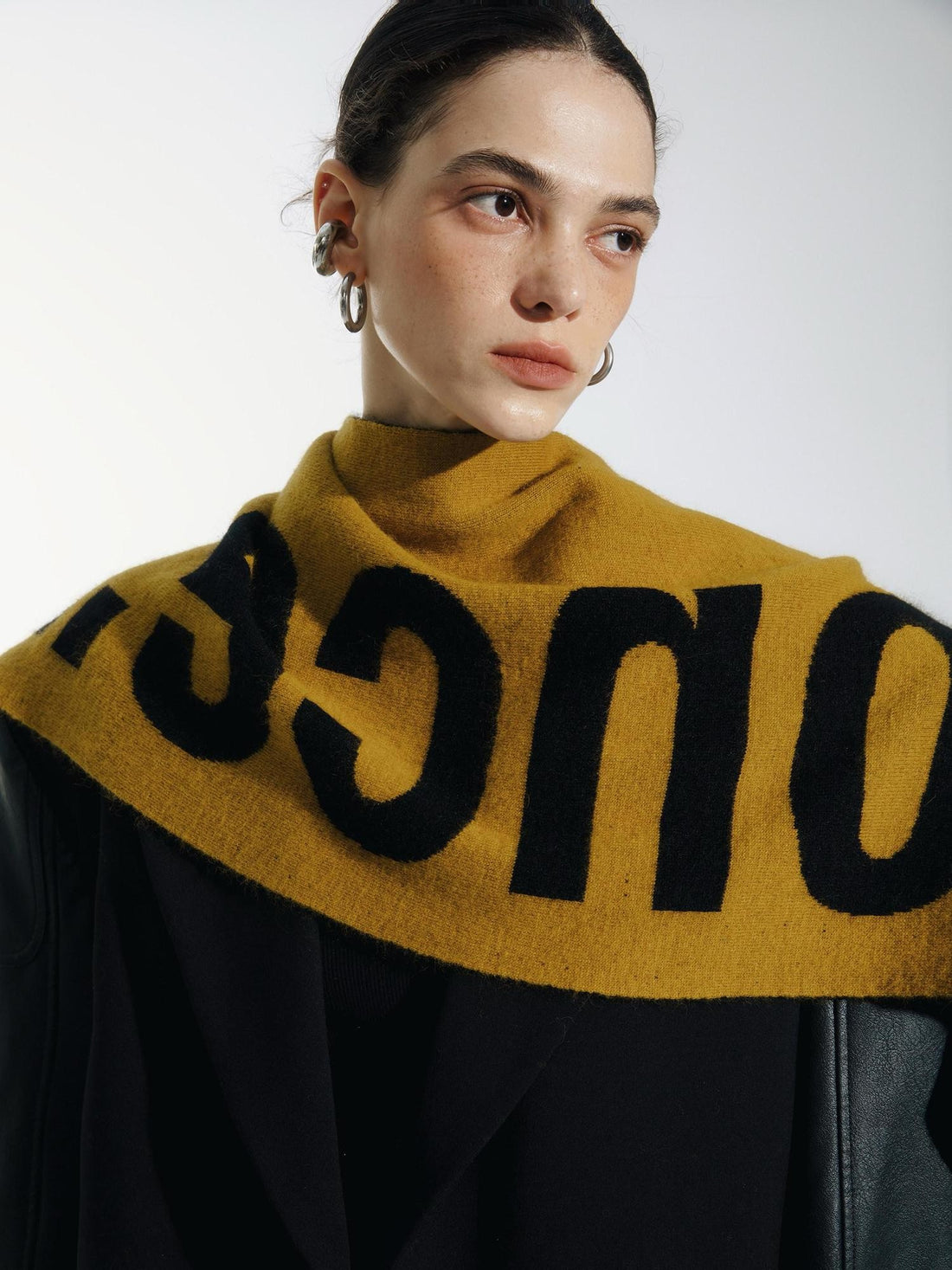 commonce net Mustard Plush Colorblock Logo Women&