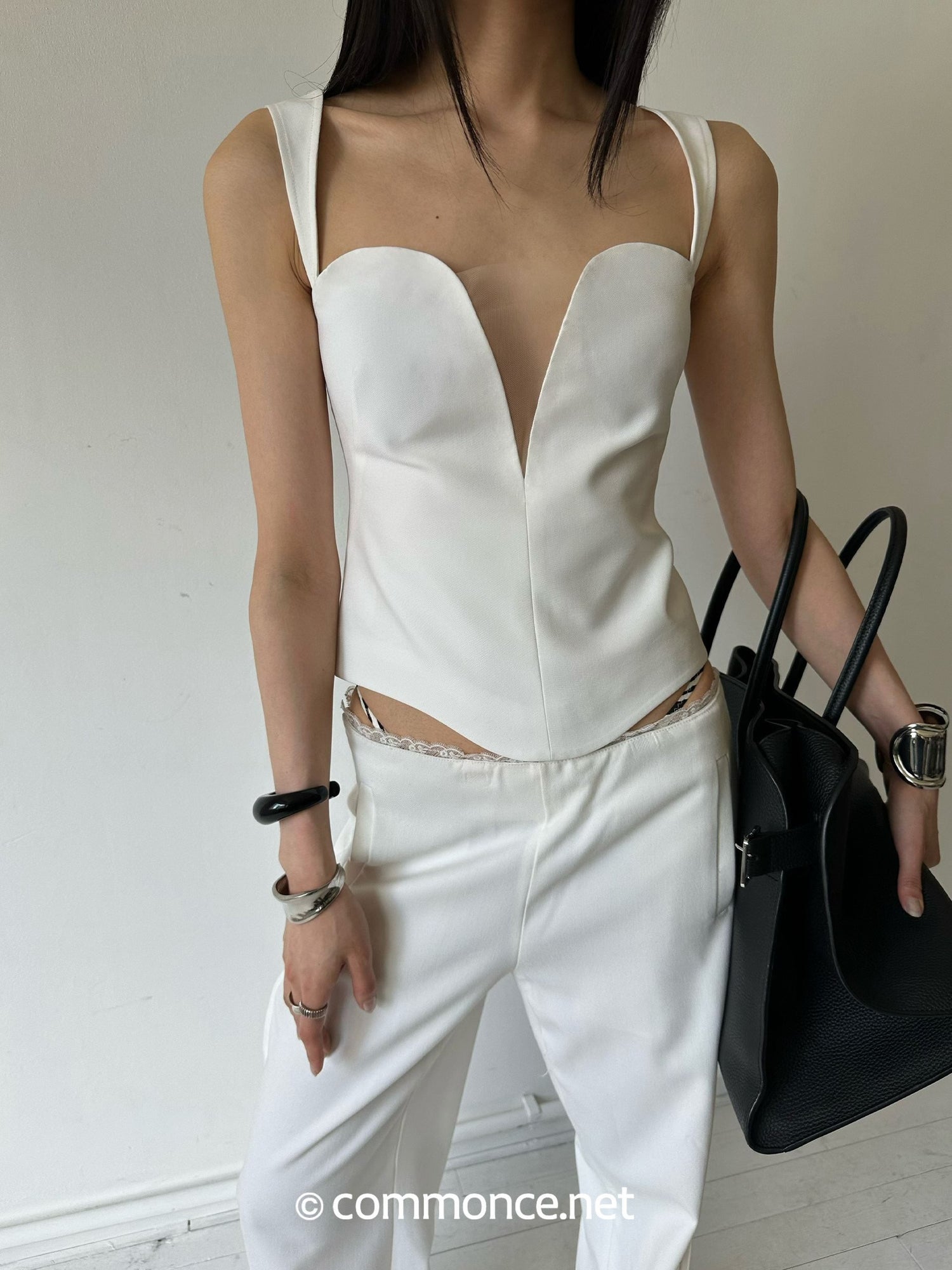commonce_net_Wide_Strap_Mesh_Splice_V-neck_Bustier_H_Back_Women&