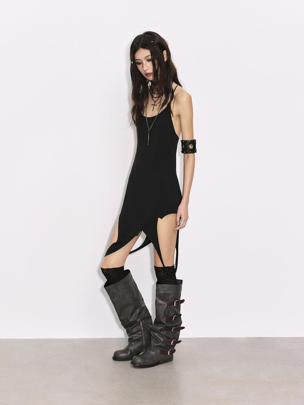 Low pixel Soft Bamboo Fiber Stretch Spaghetti Strap Pullover Black Midi Dresses