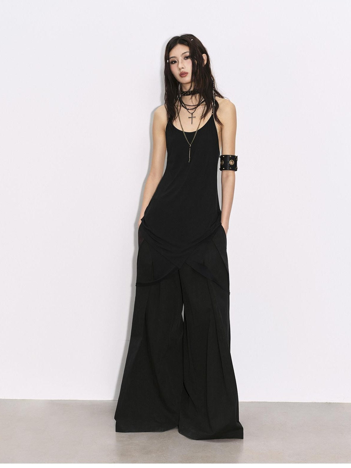 Low pixel Soft Bamboo Fiber Stretch Spaghetti Strap Pullover Black Midi Dresses