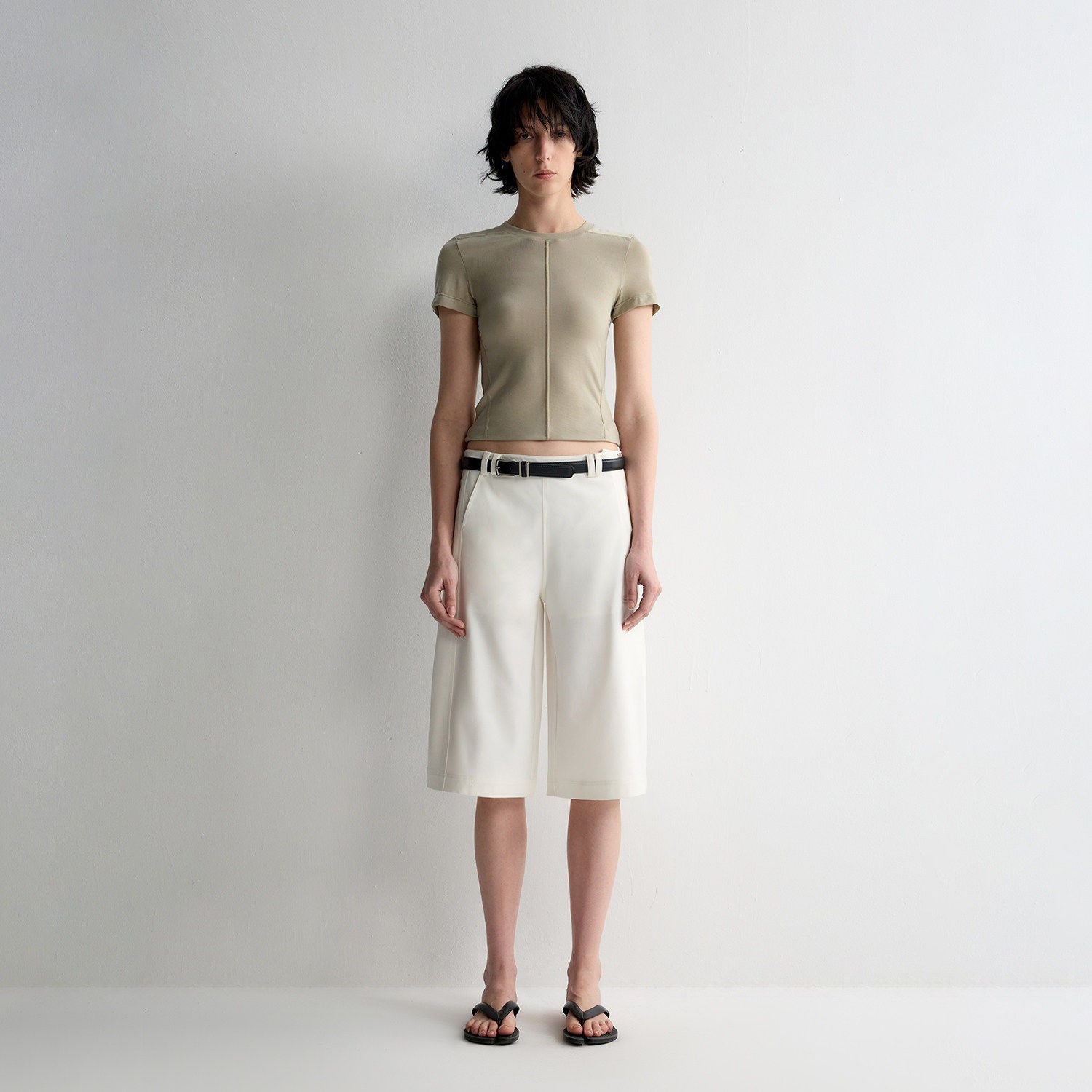 RUN_TO_THE_FUTURE_Cooling_Lyocell_Slim_Fit_Minimalist_Women_Office_Crew_Neck_Solid_Crop_Tops_MISSTT