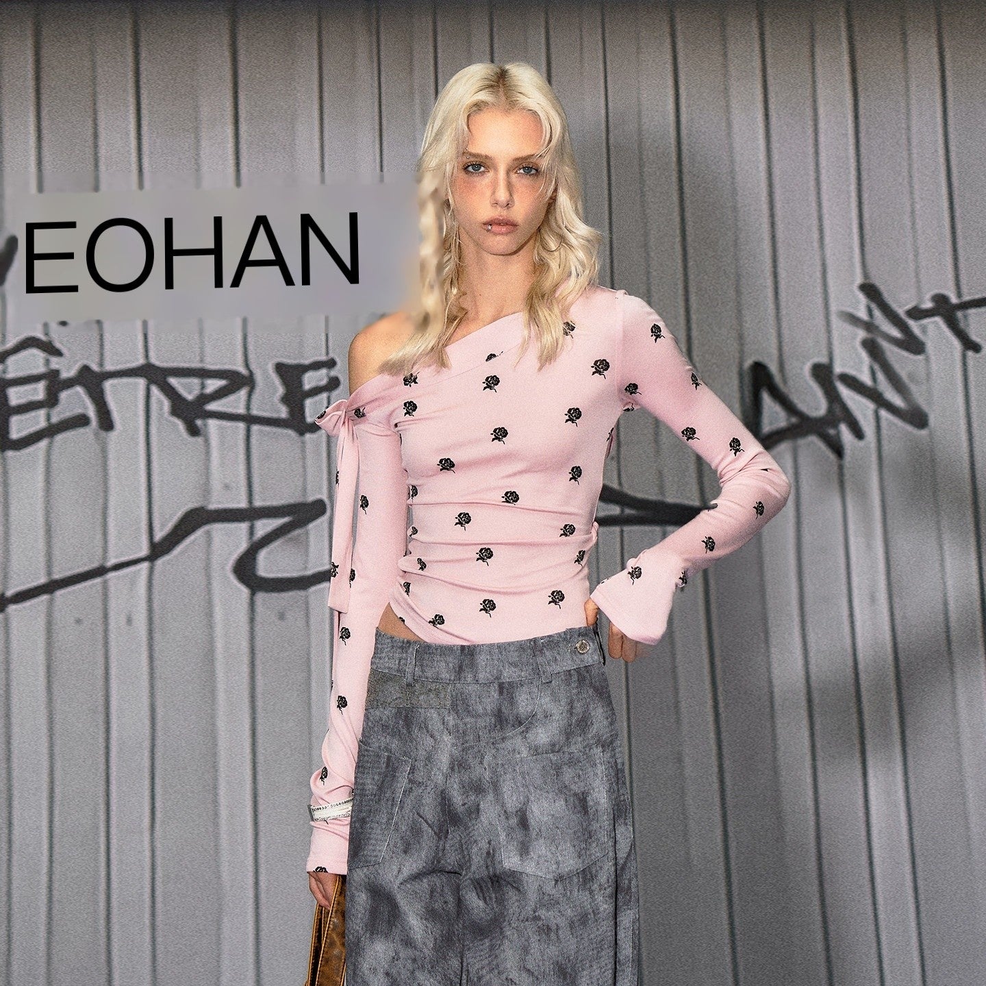 The NeverMore Soft Casual Slim Fit Pink Rose Floral Lyocell Women Long Sleeve Crop Tops