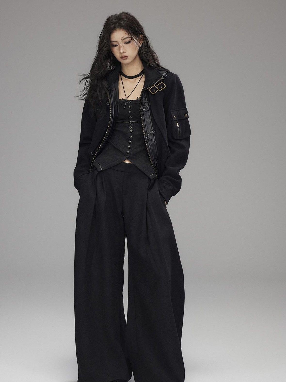 Low pixel Slim Fit Gothic V-neck Paneled Knit Black Womens Everyday Long Sleeve Crop Tops