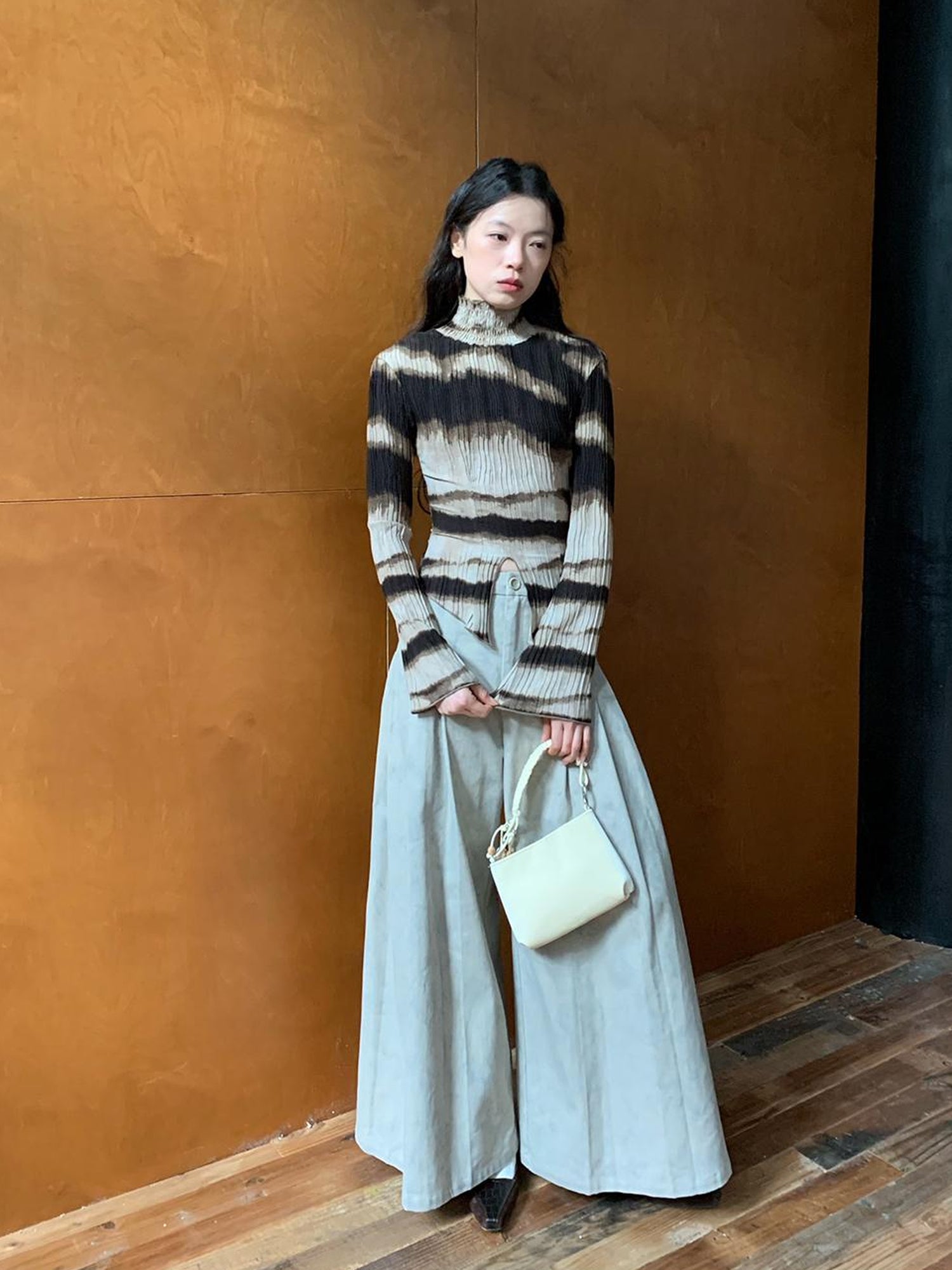 dorydory Textured Print High Neck Long Sleeve Tee