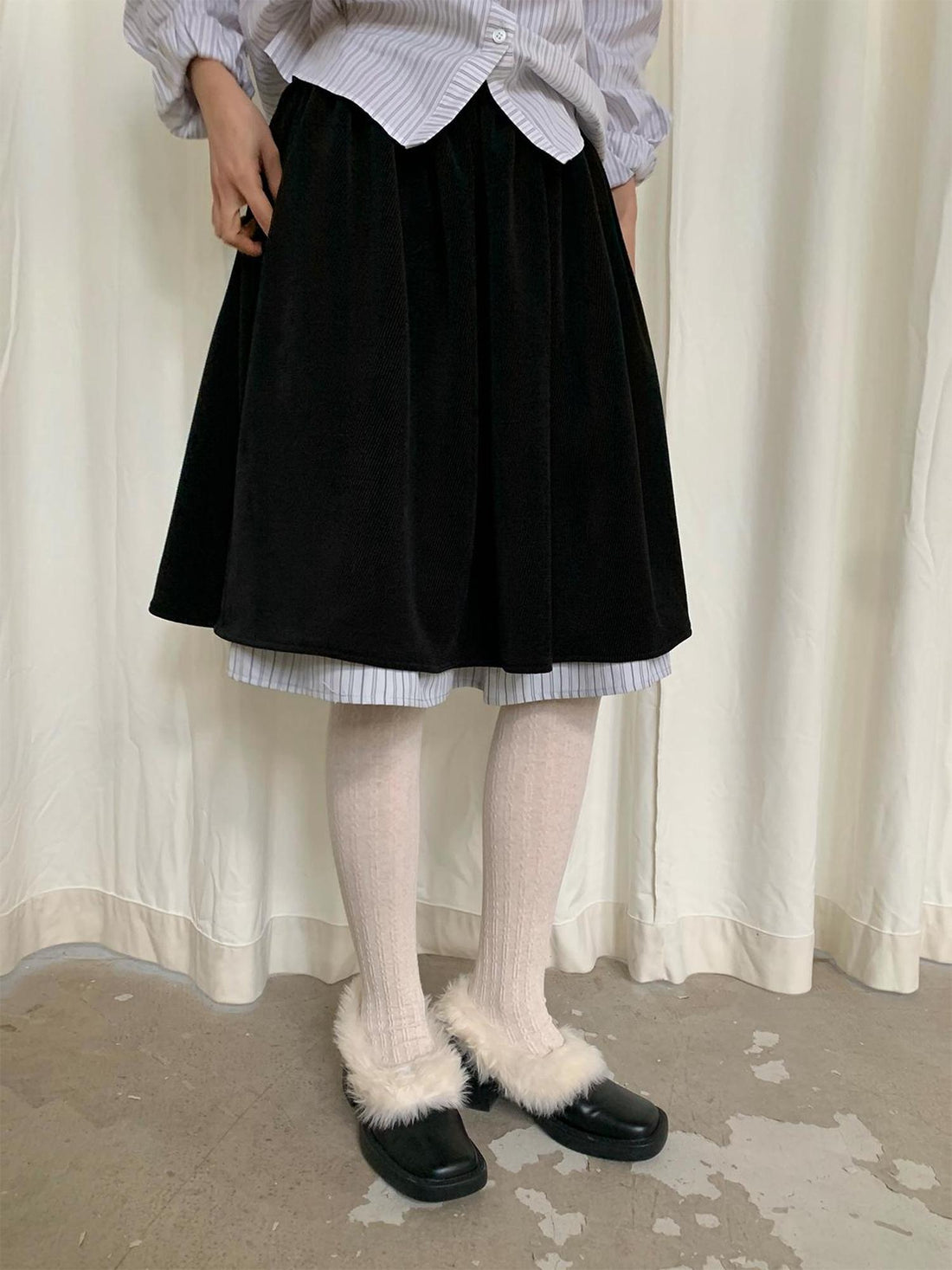 dorydory Velvet Texture A Line Skirt with Contrast Trim