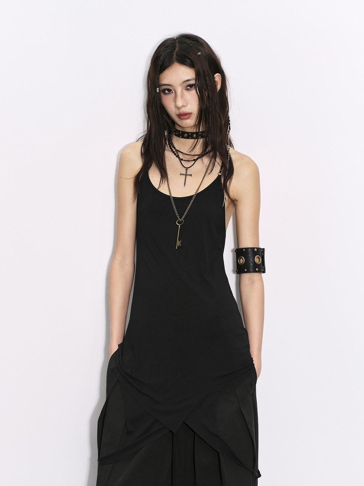 Low pixel Soft Bamboo Fiber Stretch Spaghetti Strap Pullover Black Midi Dresses