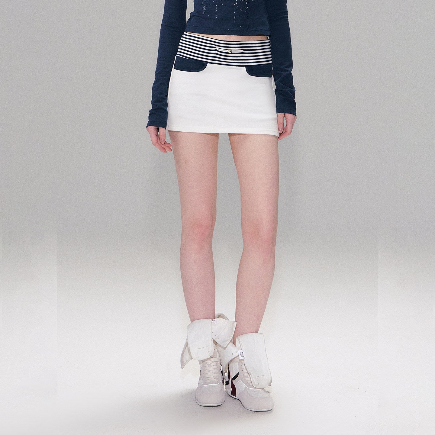 The NeverMore Contrast Printed Cotton Mid Waist Straight Bodycon Women White Mini Skirts