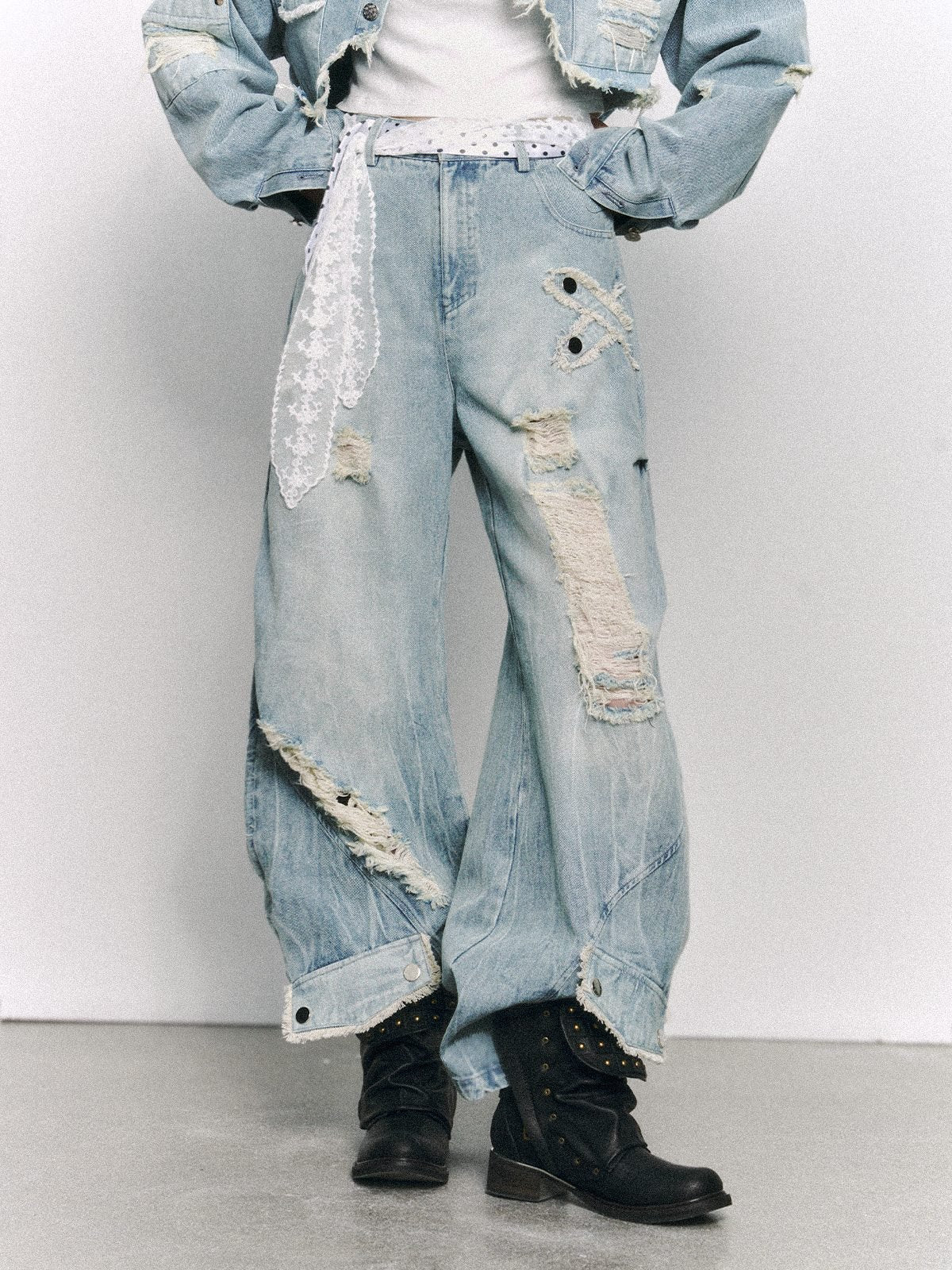 Frustration_Garden_Light_Blue_Washed_Distressed_Ripped_Frayed_Hem_Women&