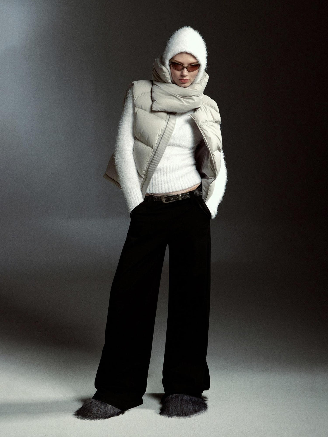 RUN TO THE FUTURE 90 Percent White Down Sleeveless Cropped Straight Korean Women Down Jackets