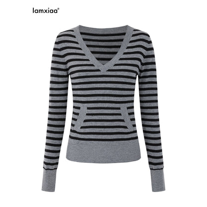 iamxiaa_Black_Grey_Striped_V-neck_Patch_Pocket_Thumbhole_Women&
