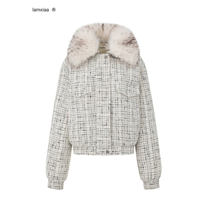 iamxiaa_Black_White_Embossed_Floral_Women&