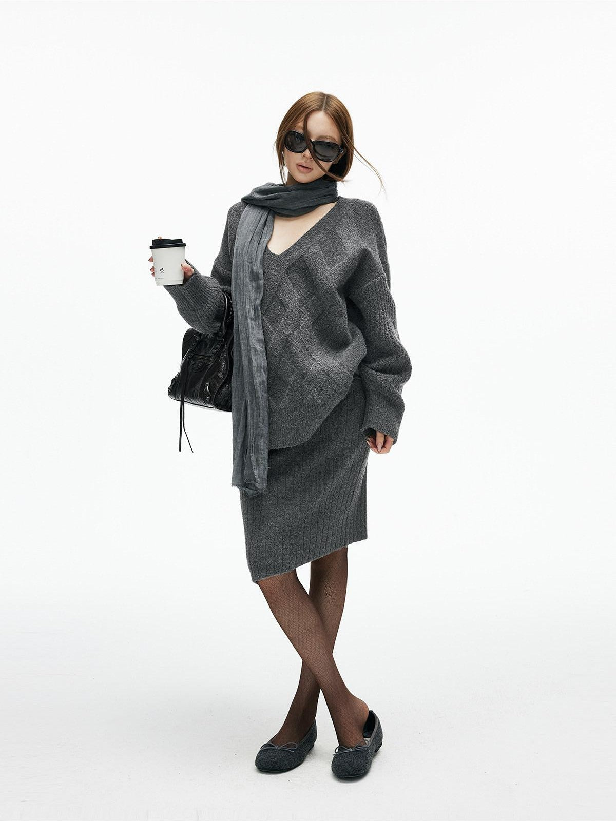 iamxiaa Diamond Cable V-neck Drop Shoulder Women&