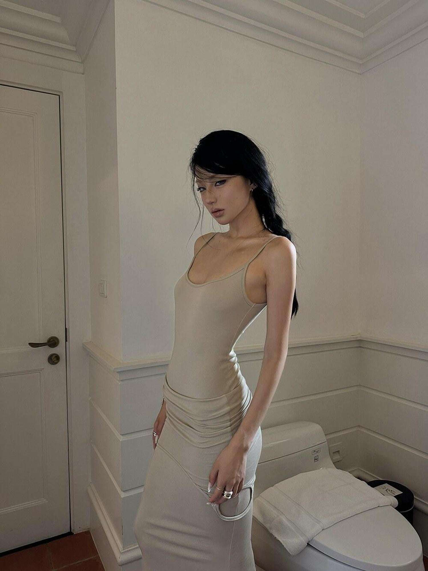 iamxiaa Folded Two Tone Waist Layered Slim Spaghetti Strap Women&