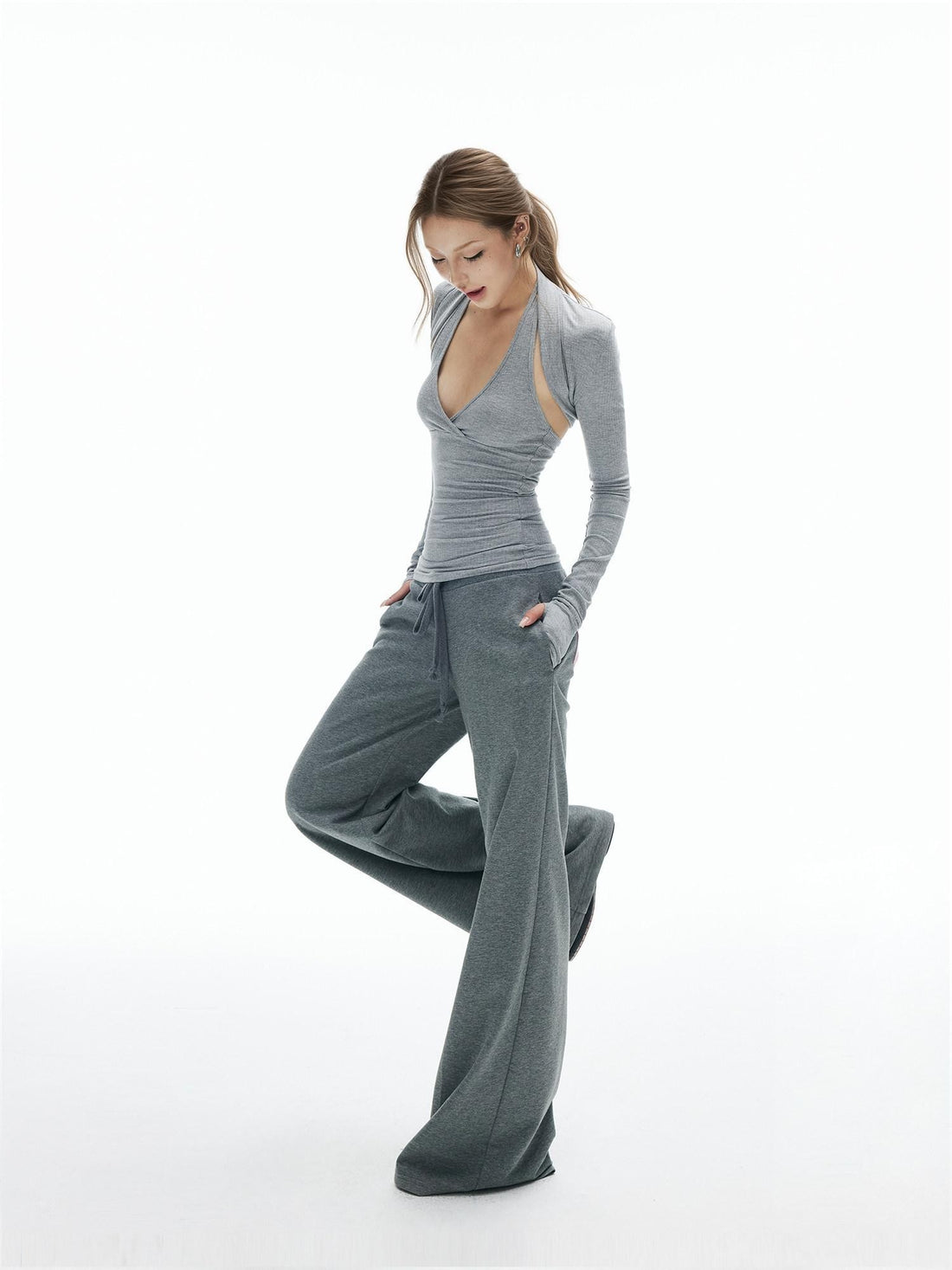 iamxiaa Heather Gray Star Applique Frayed Hem Straight Women&