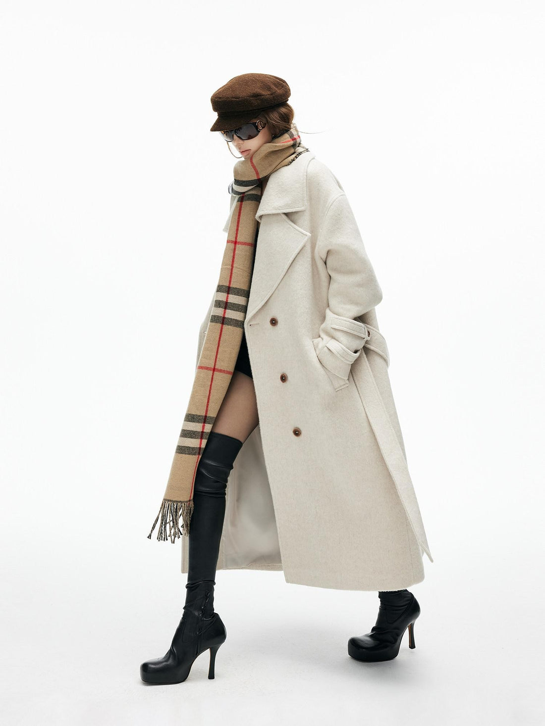 iamxiaa Ivory Deconstructed H Silhouette Notched Lapel Women&