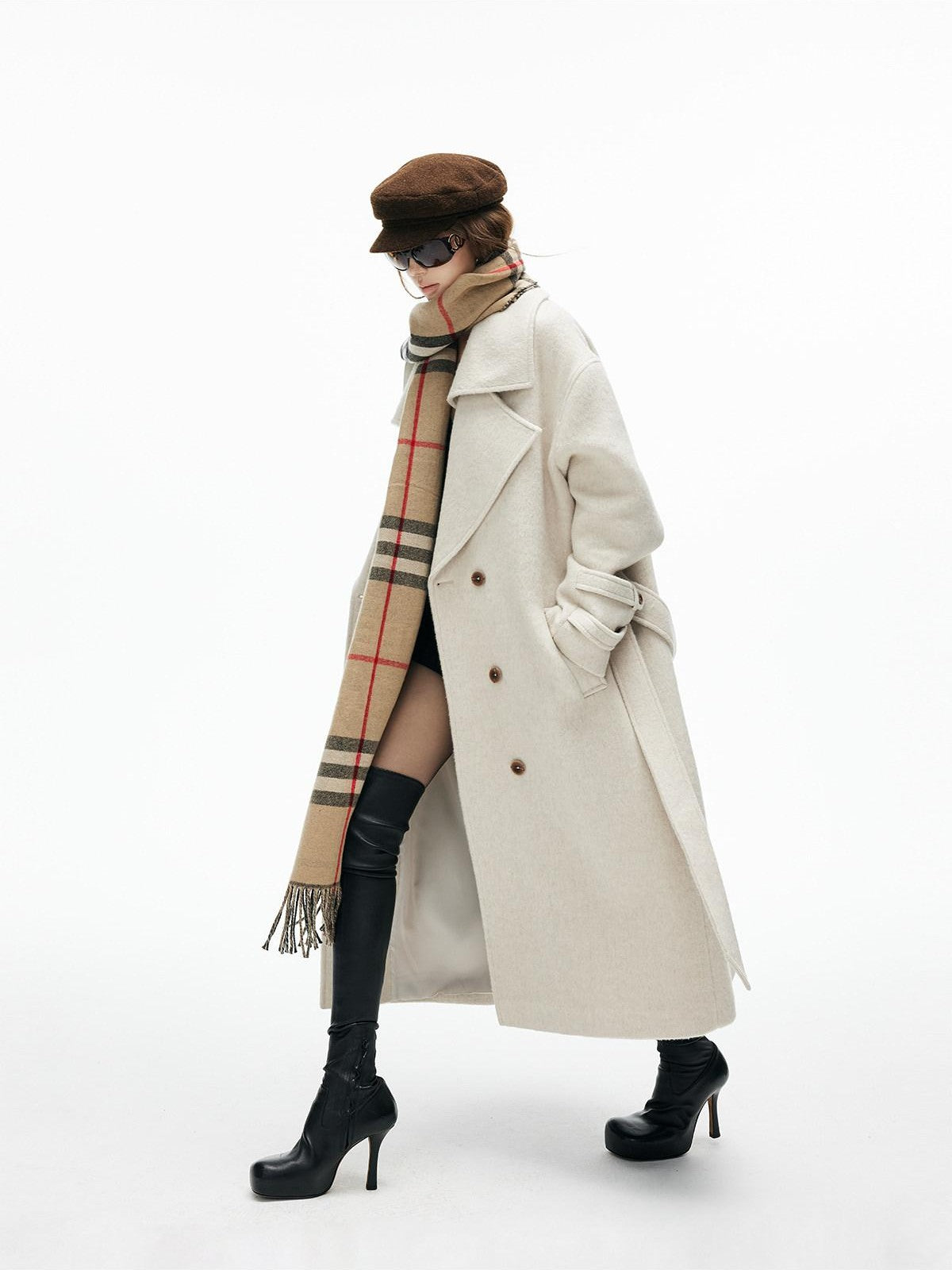 iamxiaa Ivory Deconstructed H Silhouette Notched Lapel Women&