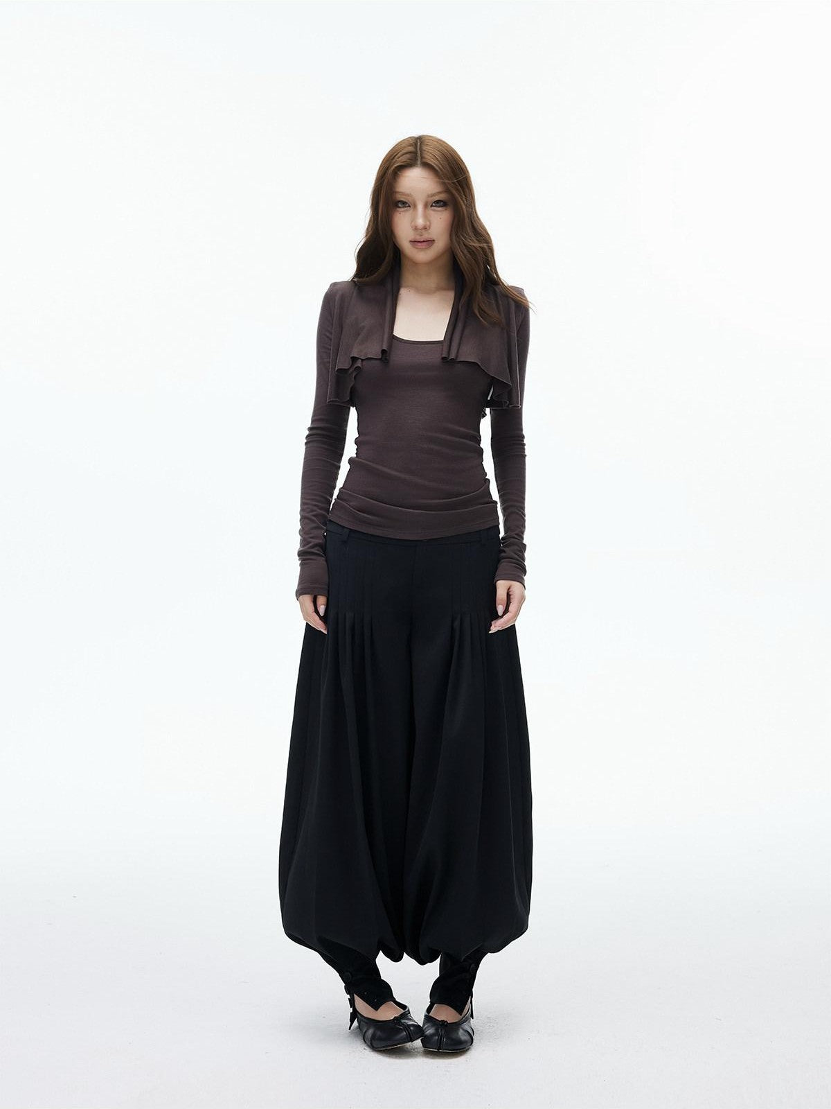 iamxiaa Wavy Pleated Cropped U Neck Slim Fit Women&