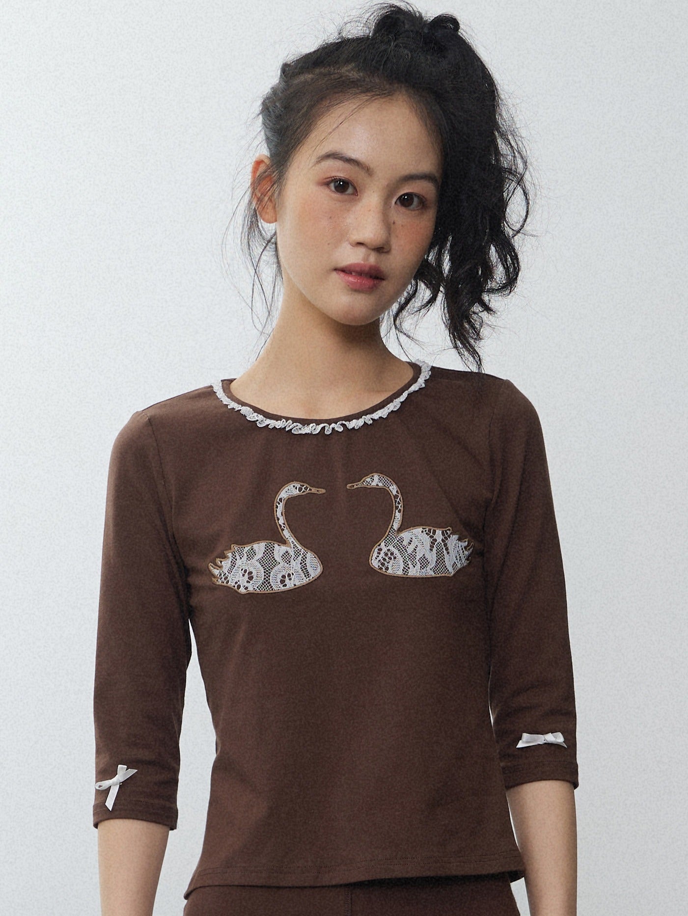 in_two_twos_Swan_Lace_Applique_Floral_Round_Neck_Women&
