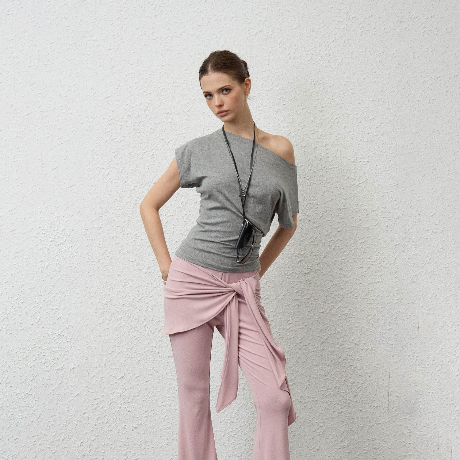 innerflow_Gray_Pink_Exclusive_Dyed_Asymmetric_Neck_Women&