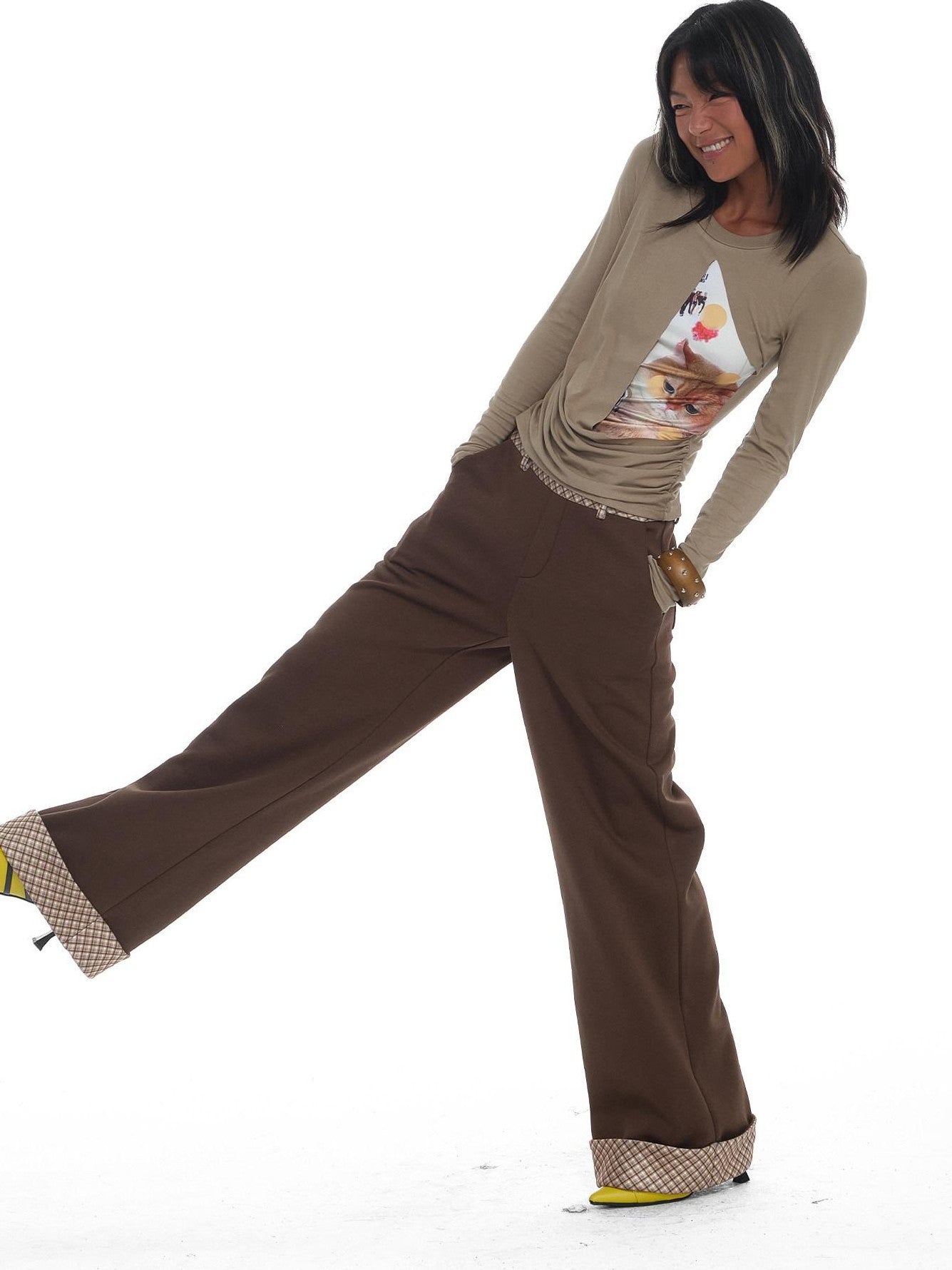innerflow Khaki Pet Print Round Neck Slim Fit Women&