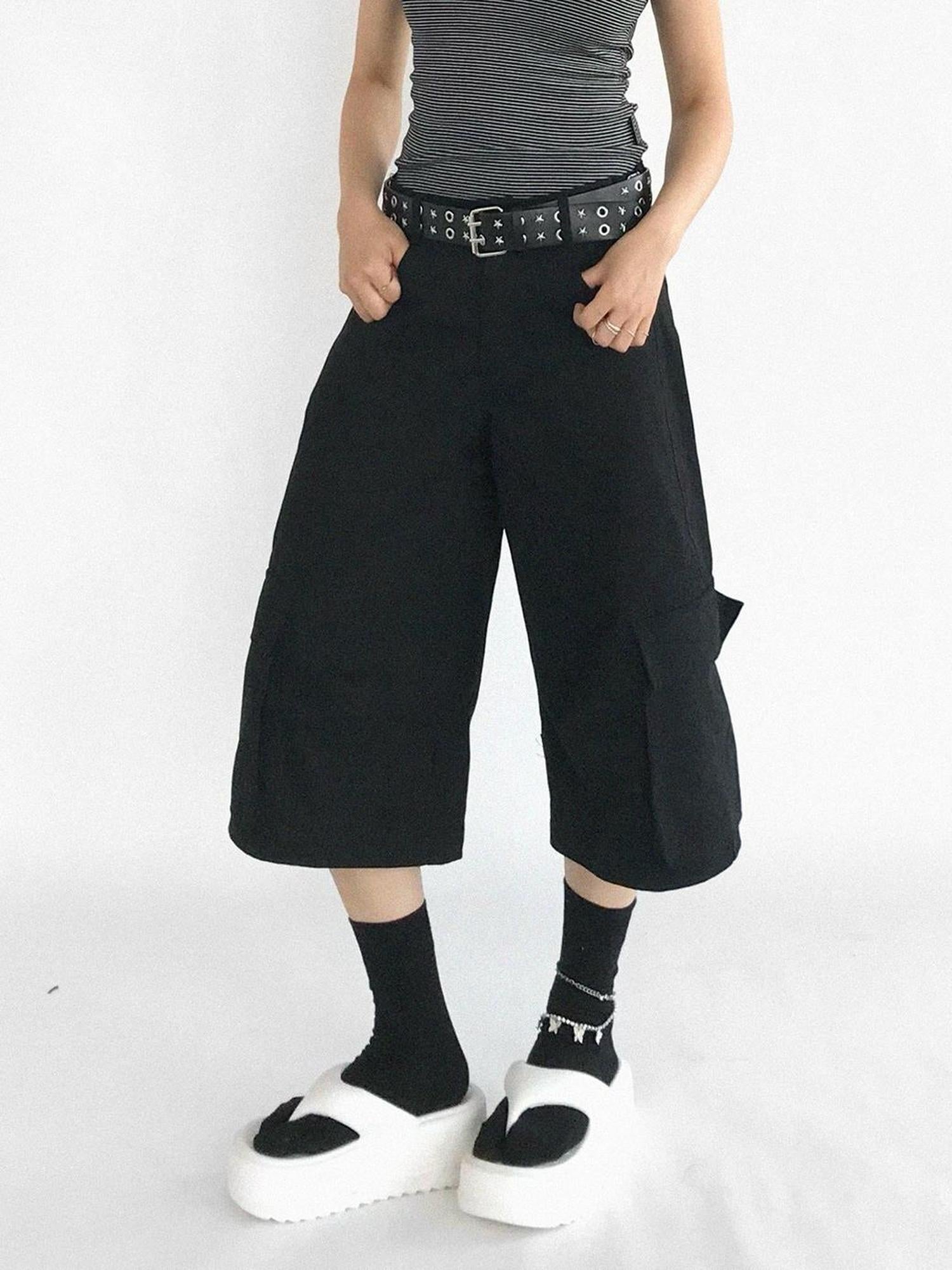innomoood Adjustable Low Rise Wide Leg Cargo Capri Cotton Shorts
