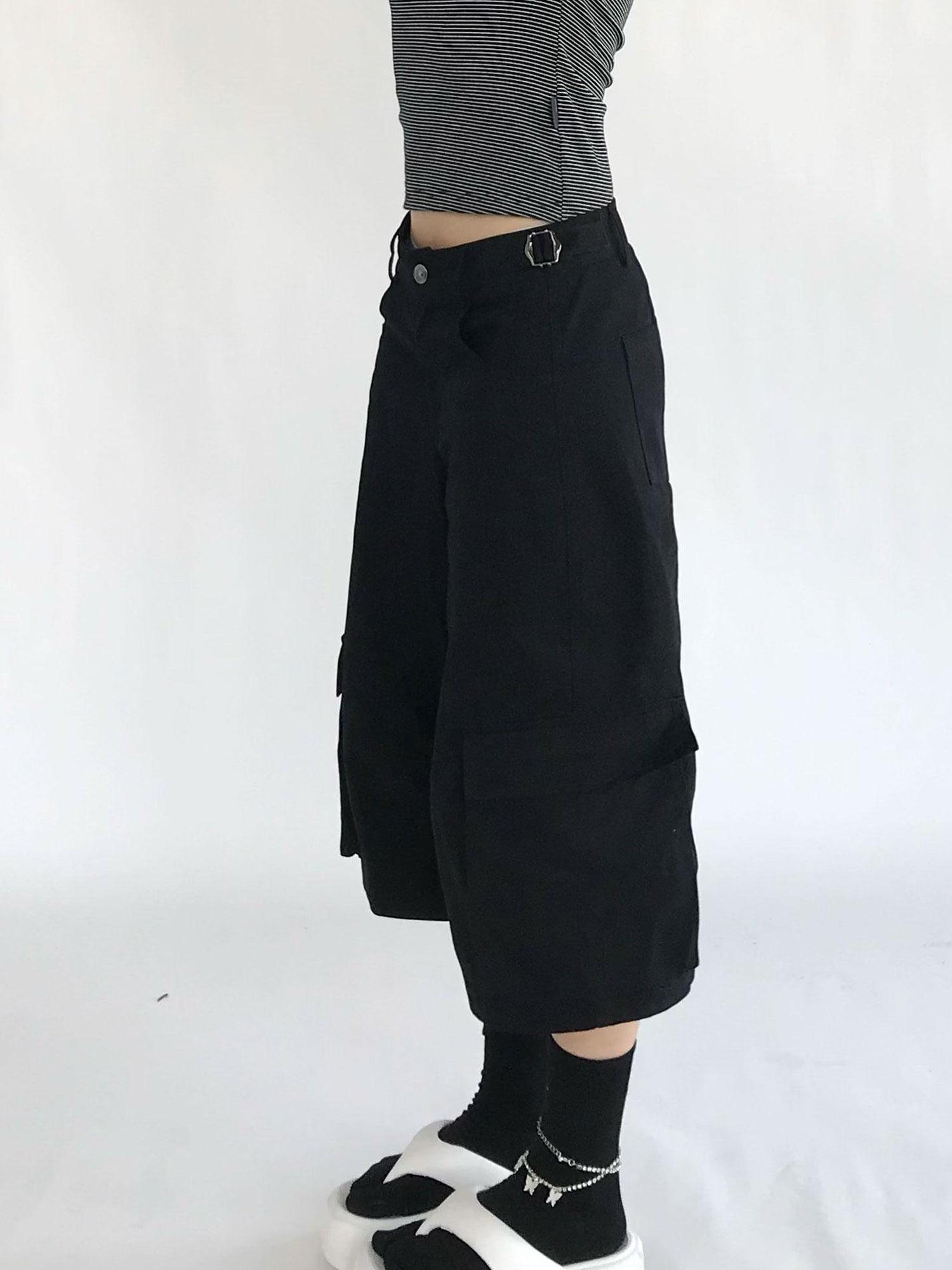 innomoood Adjustable Low Rise Wide Leg Cargo Capri Cotton Shorts