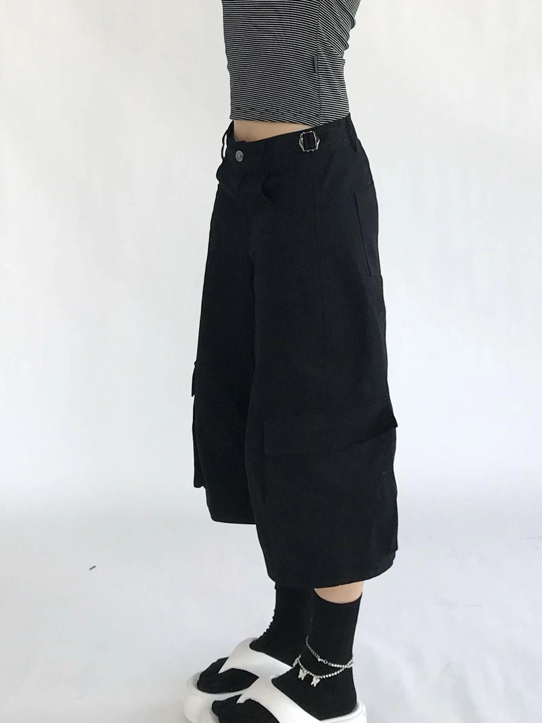 Adjustable Low Rise Wide Leg Cargo Capri Cotton Shorts