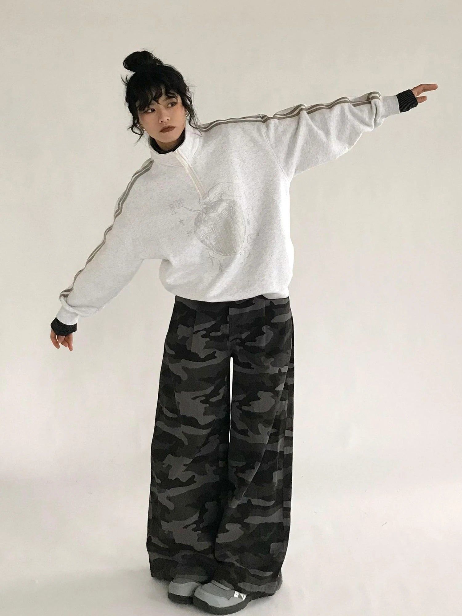 Apple Line Zip Up Fleece Hoodie