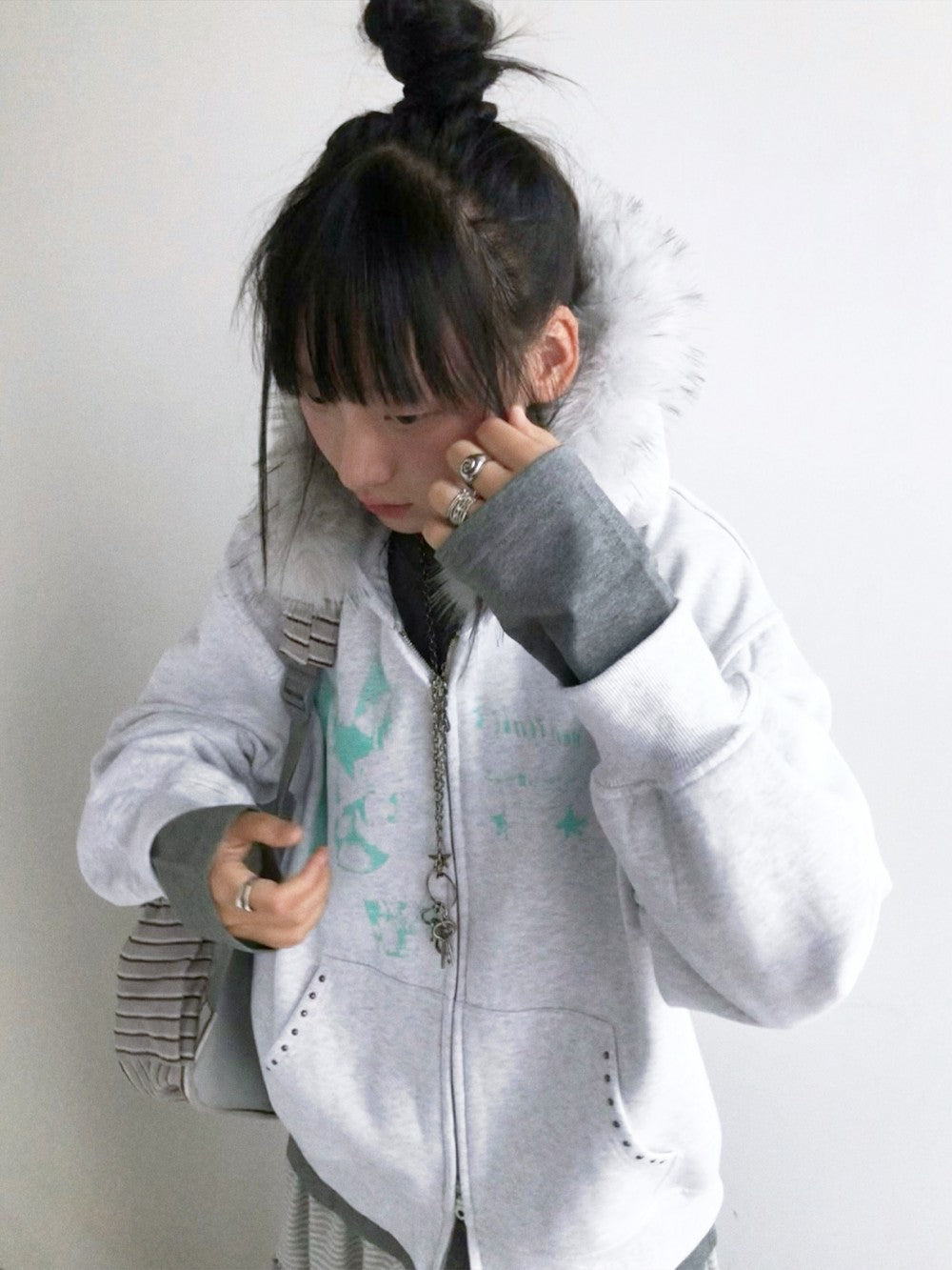 innomoood Corner Sticker Print Detachable Fur Collar Rivet Women&