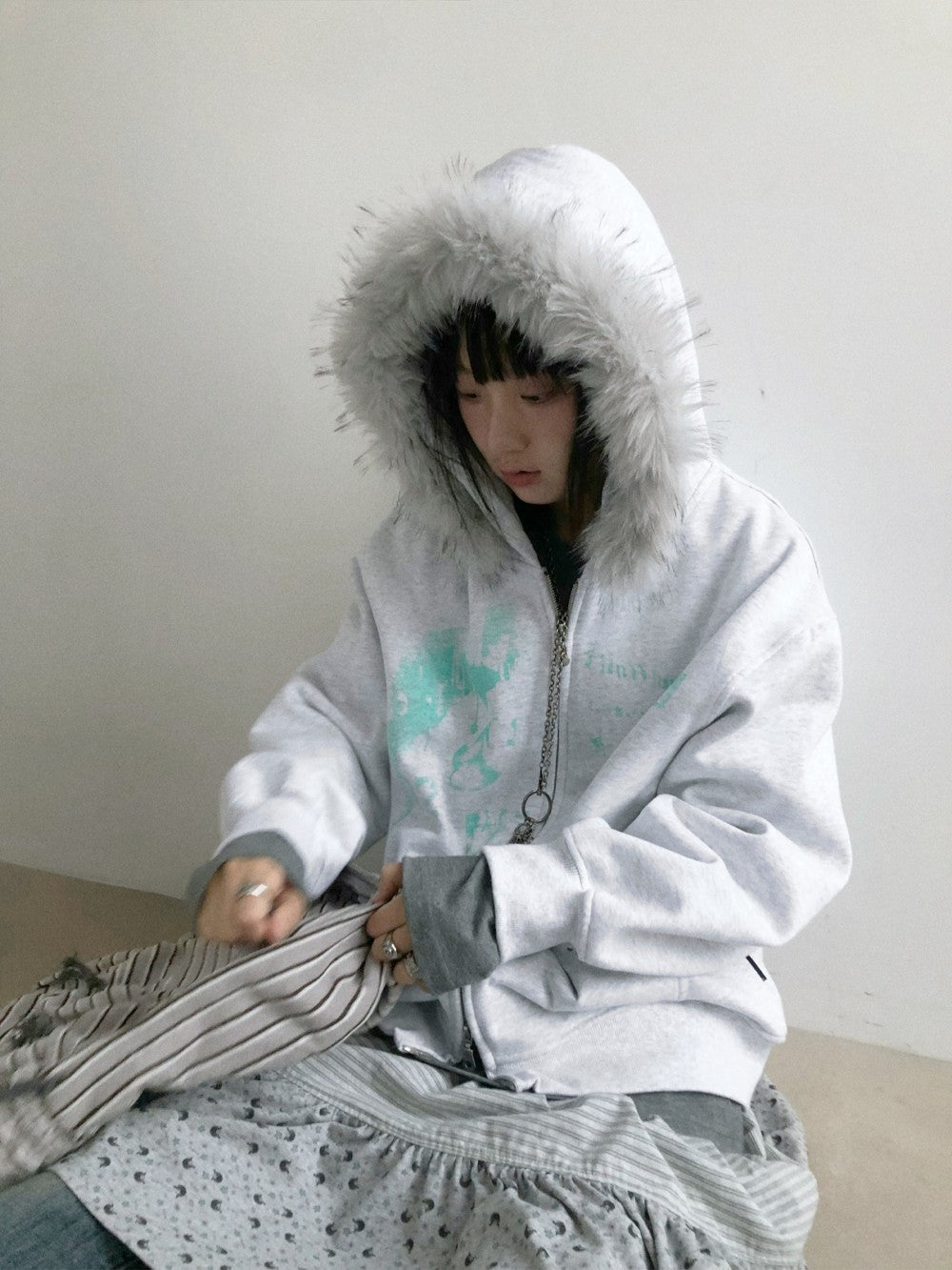 innomoood Corner Sticker Print Detachable Fur Collar Rivet Women&