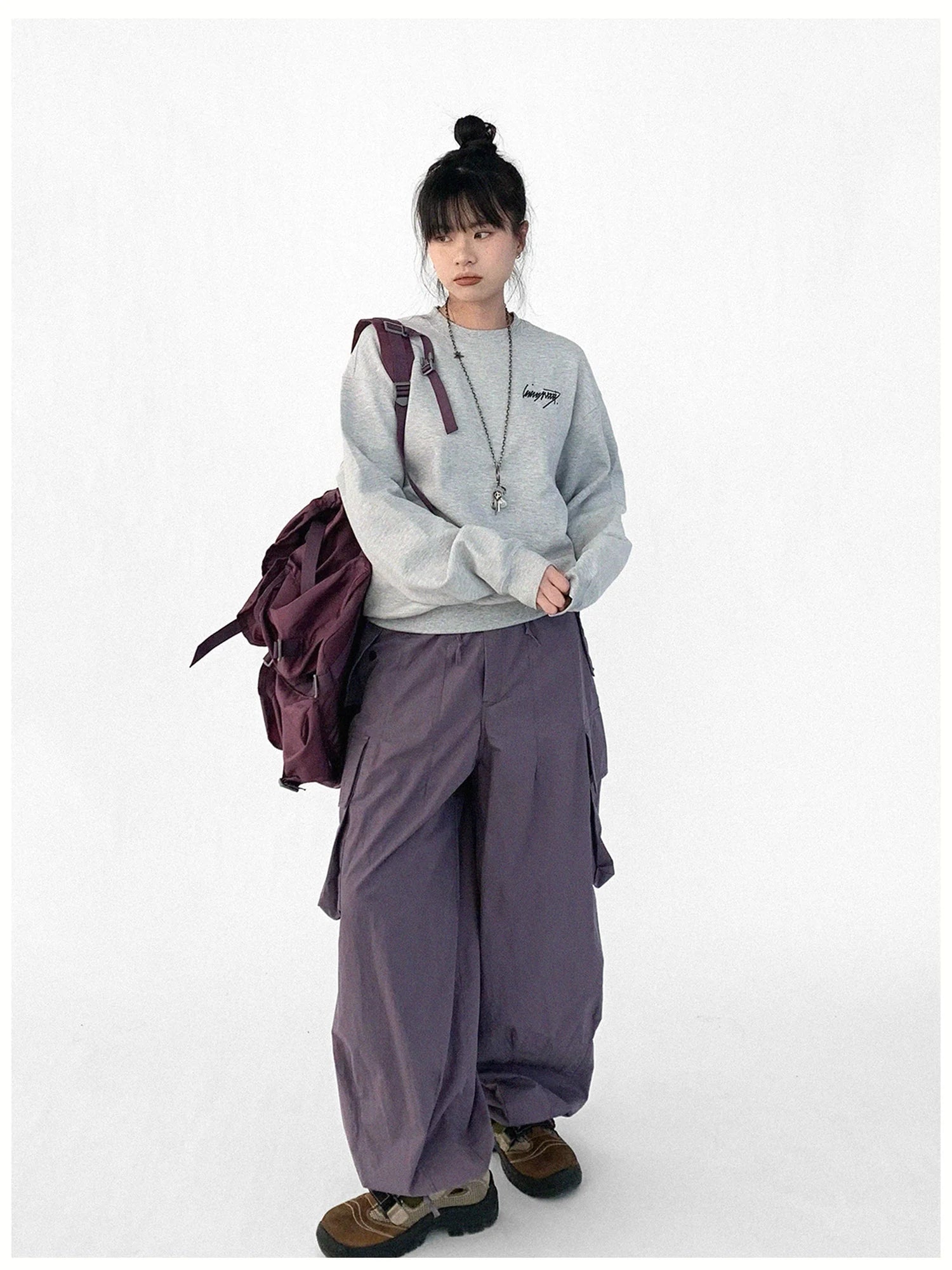 Cotton Elastic Sleeve Round Neck Embroidered Logo Sweatshirt